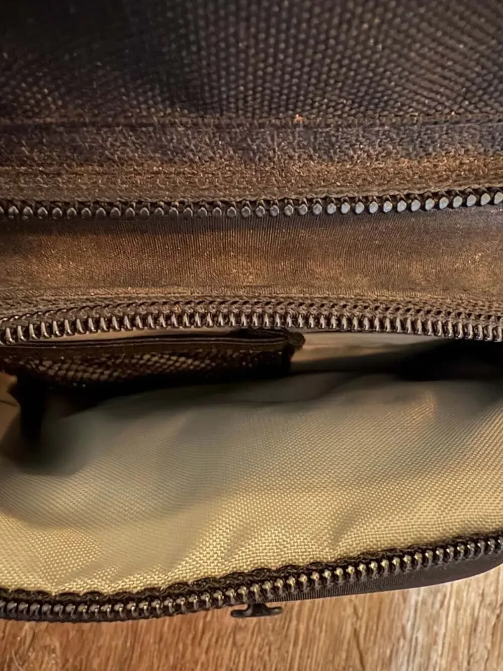 Lowepro nova micro